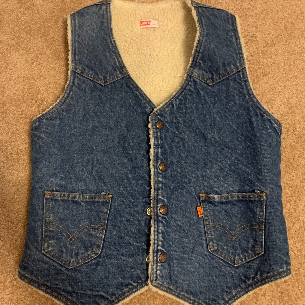 lEVIS vintage jean vest!
